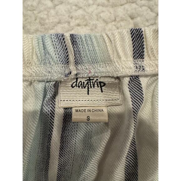 Daytrip Women's Size Small Smocked Ruffle Top Striped Multicolor - Picture 3 of 4